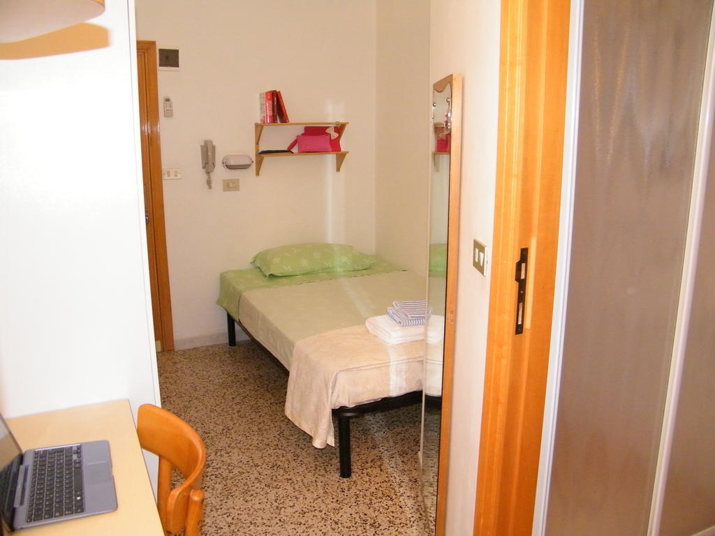Hotel Nuovo Fiore Cattolica Bilik gambar