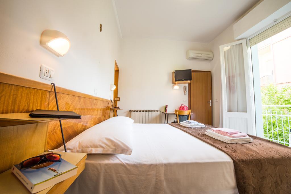 Hotel Nuovo Fiore Cattolica Bilik gambar