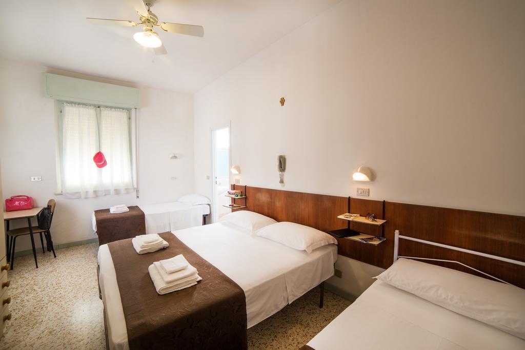 Hotel Nuovo Fiore Cattolica Bilik gambar