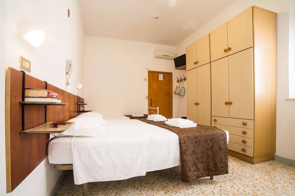 Hotel Nuovo Fiore Cattolica Bilik gambar