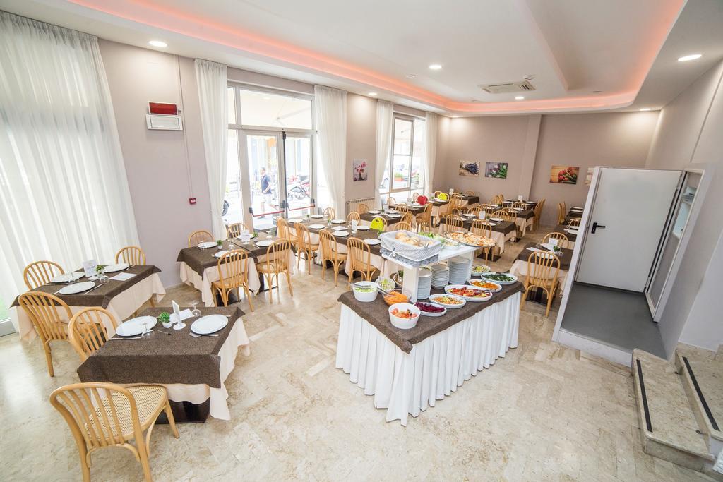 Hotel Nuovo Fiore Cattolica Luaran gambar
