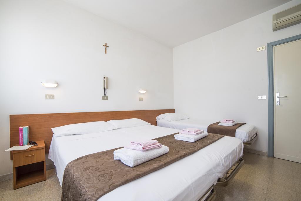 Hotel Nuovo Fiore Cattolica Luaran gambar