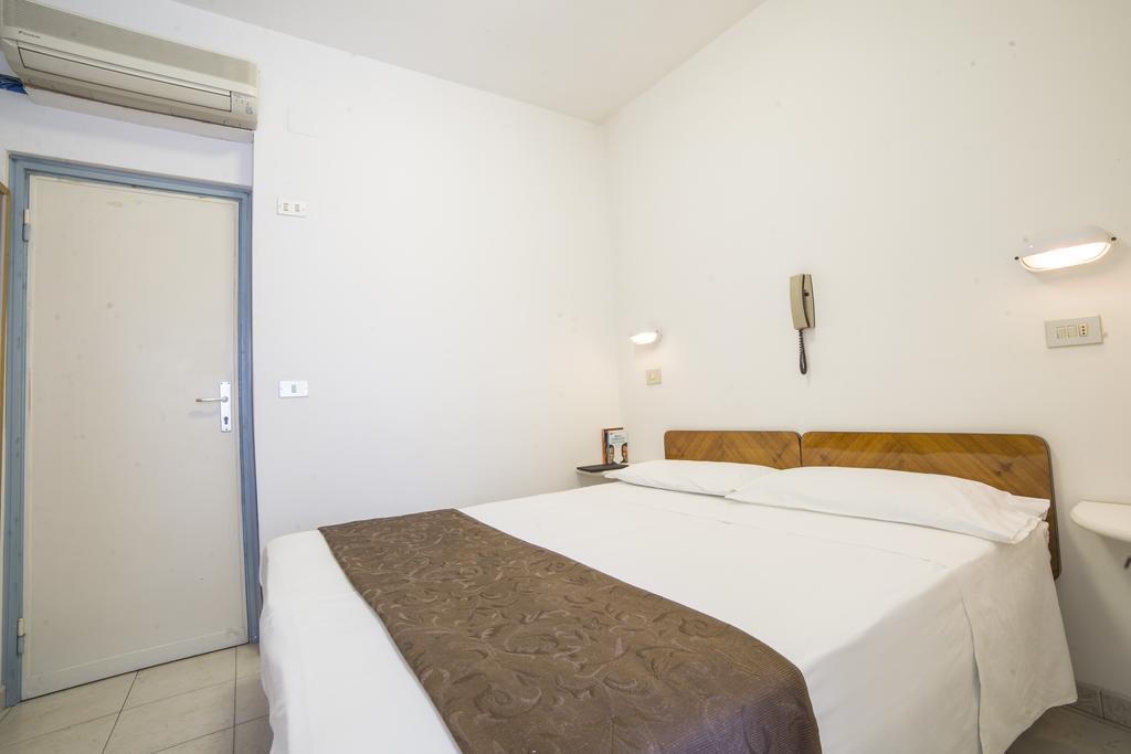 Hotel Nuovo Fiore Cattolica Luaran gambar
